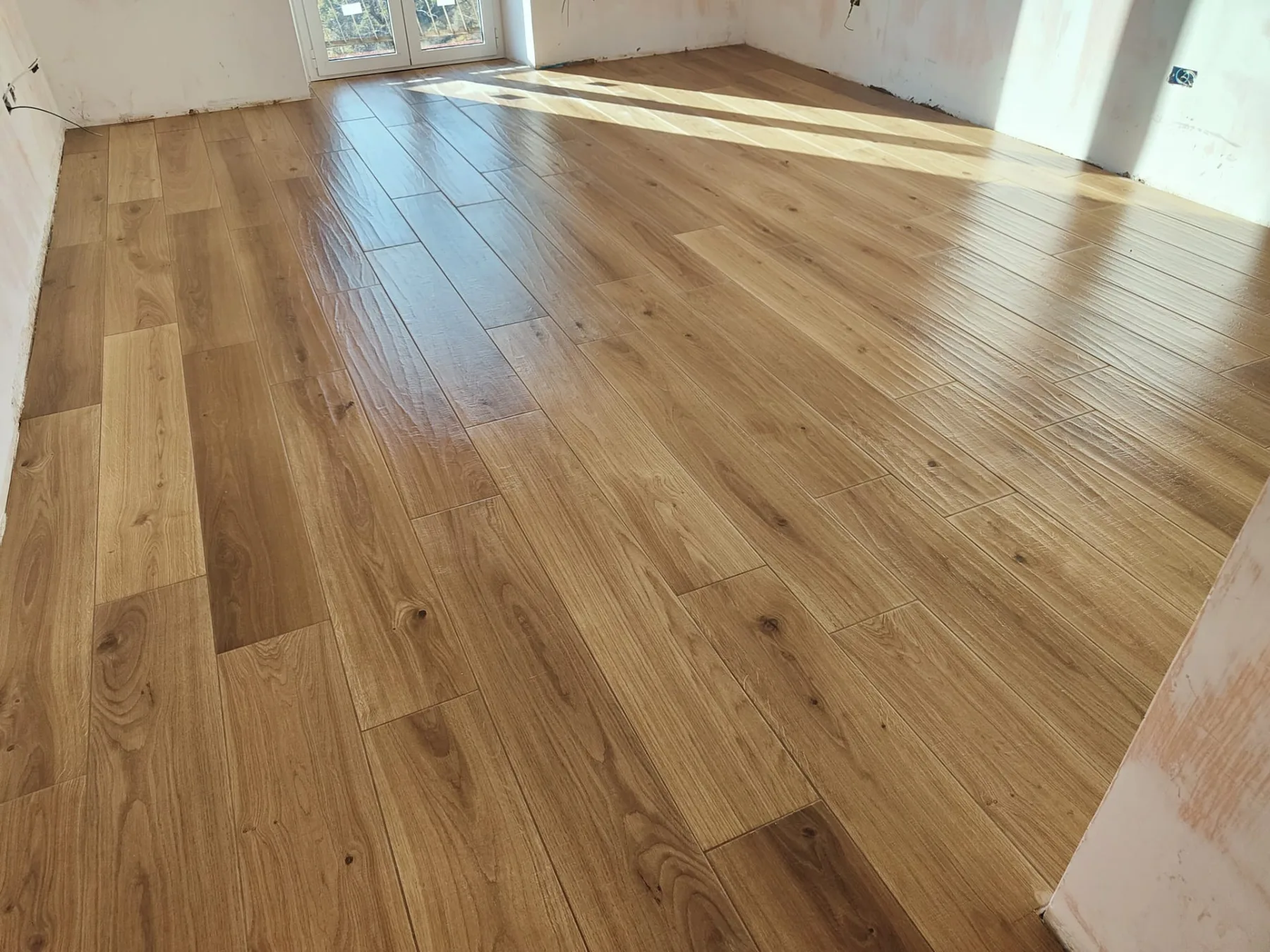 Pavimento in gres porcellanato effetto legno